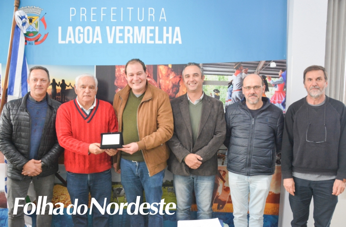 Prefeito entrega menção honrosa à Loja Maçônica Atalaia do Norte