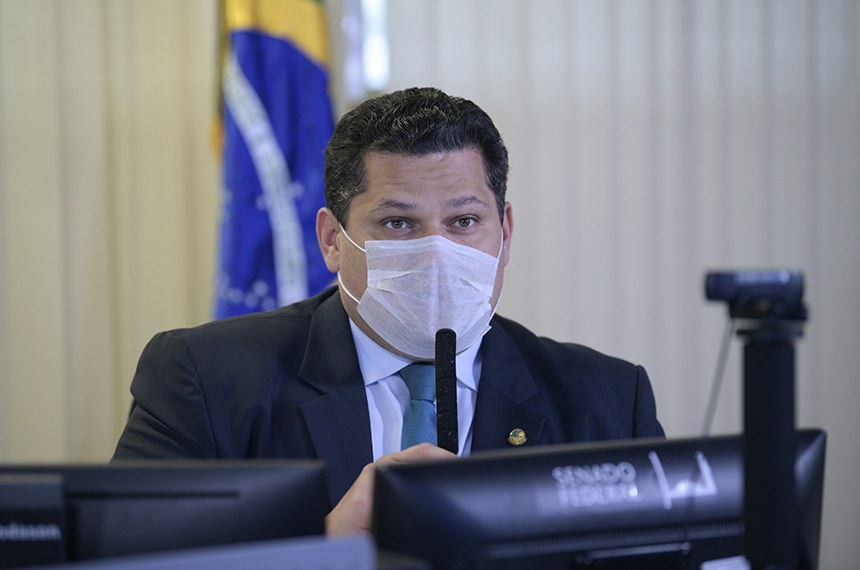 Davi Alcolumbre define para a próxima terça a votação de PEC para adiar eleições