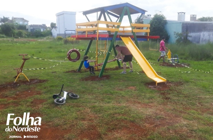 Diversão e Lazer: Prefeitura instala novos parques infantis no Monte Belo e Colina