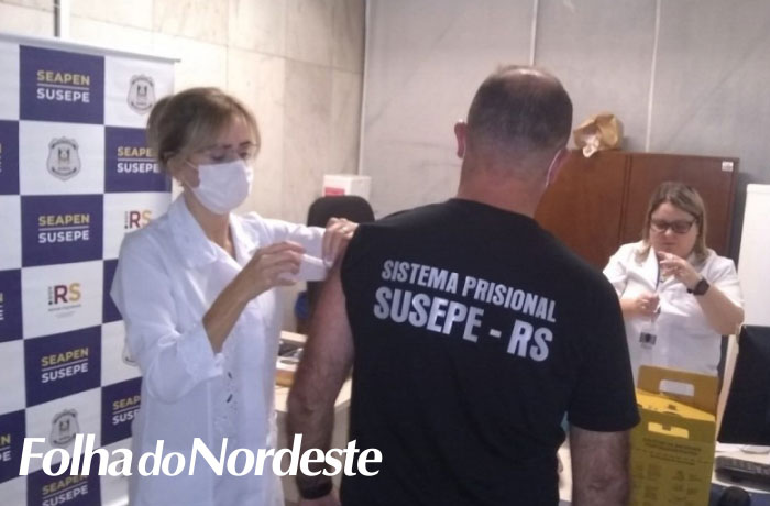 Servidores do sistema prisional começam a receber vacina contra a gripe
