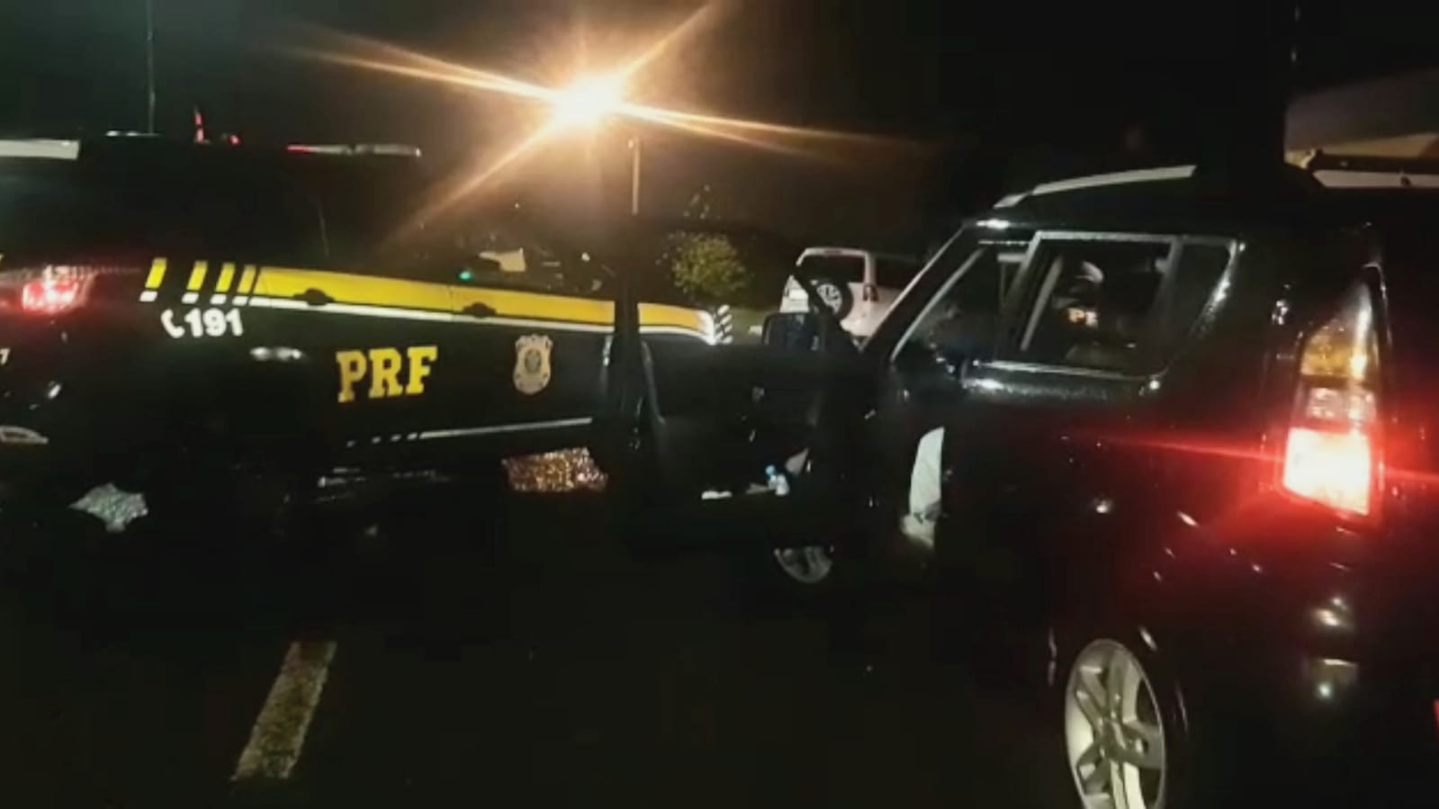 PRF apreende mais de cem mil reais sem procedência em Vacaria 