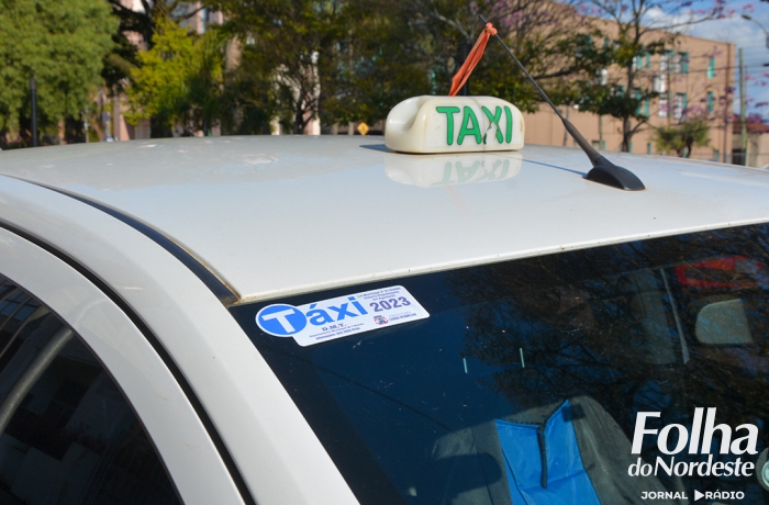 Taxistas deverão realizar vistoria anual de seus veículos em agosto