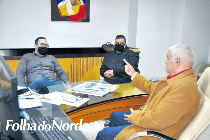 Assessor de imprensa da prefeitura visita redação da Folha do Nordeste