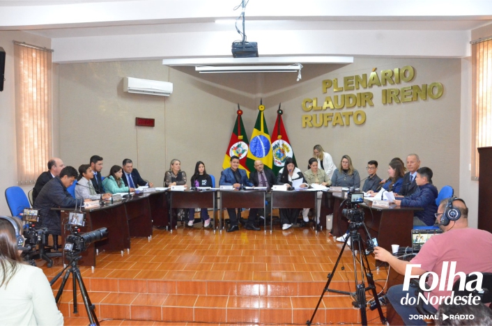 Presidente Júlio Gonçalves homenageia Silvia Zanette e destaca futuro dos jovens no Projeto Vereador Por Um Dia