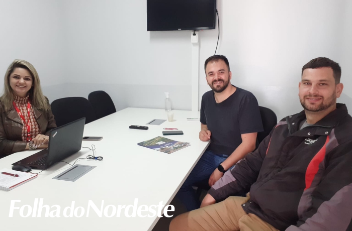 Prefeito Felippe Rieth participa de reunião com supervisora da RGE
