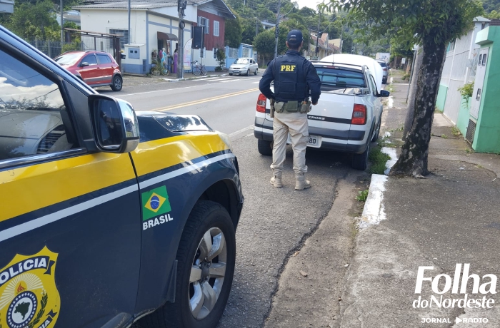 PRF prende casal de estelionatários em Caxias do Sul e recupera veículo adquirido pelo golpe do falso depósito