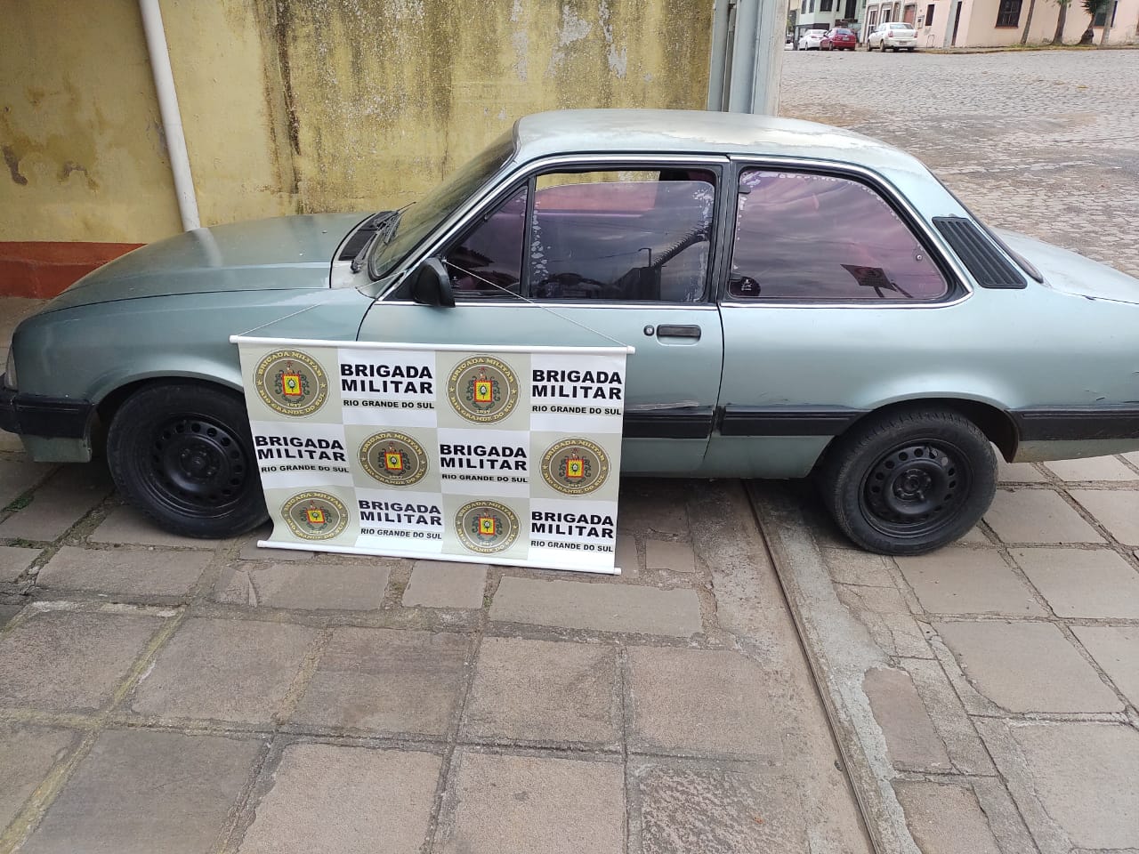 Brigada Militar de Bom Jesus efetua prisão de homem e recupera veículo furtado