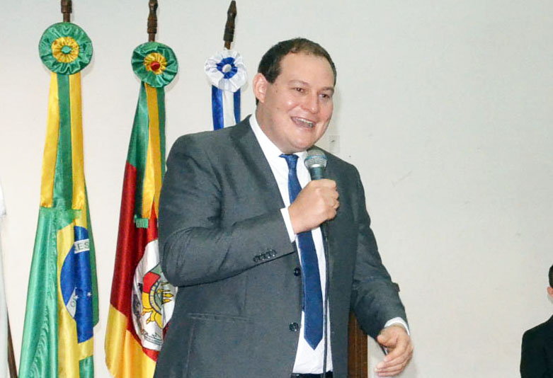 Prefeito de Lagoa Vermelha é eleito vice-presidente da AMUNOR