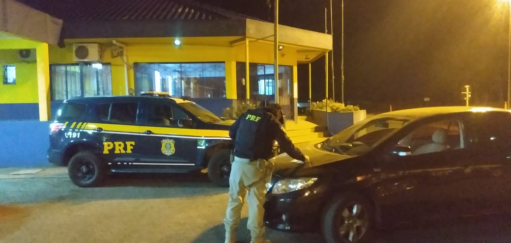 Polícia Rodoviária Federal prende homem com documentos adulterados em Vacaria