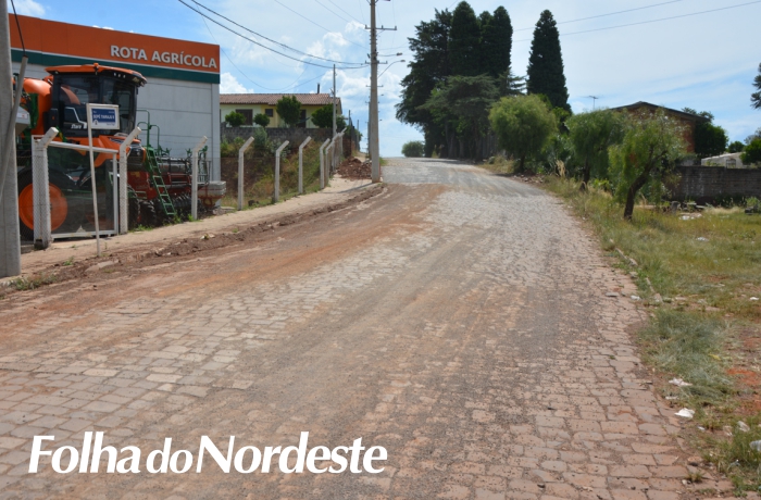 Prefeitura realiza manutenção de vias no Bairro Pajé
